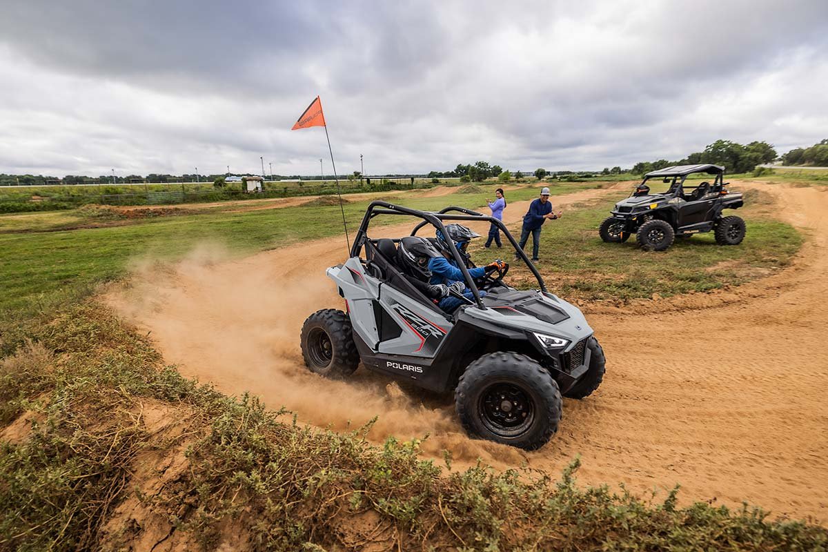 viking-group-polaris-youth-rzr-200-efi-galeria-3